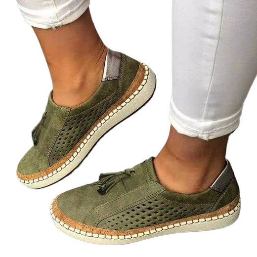 Striped Sole Tassel Low-Top Casual Shoes