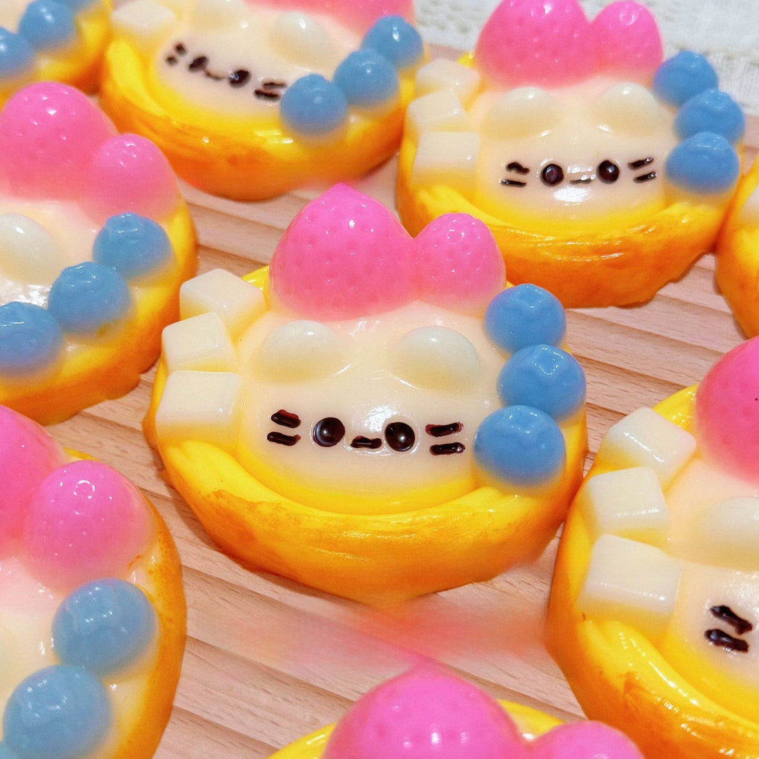 Cat face egg tart squishy toy, photo 5