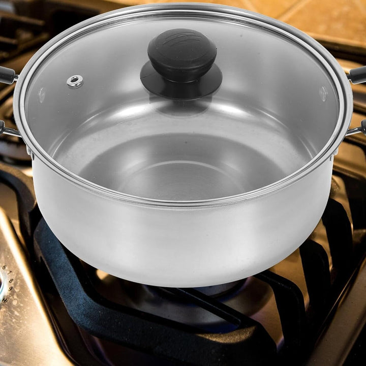 Medium saucepan with stay-cool handle
