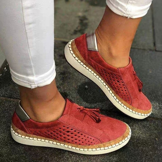 Striped Sole Tassel Low-Top Casual Shoes