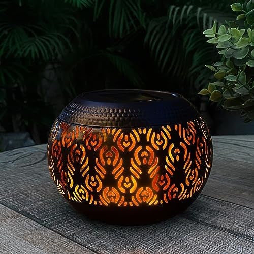 Solar desk lamp