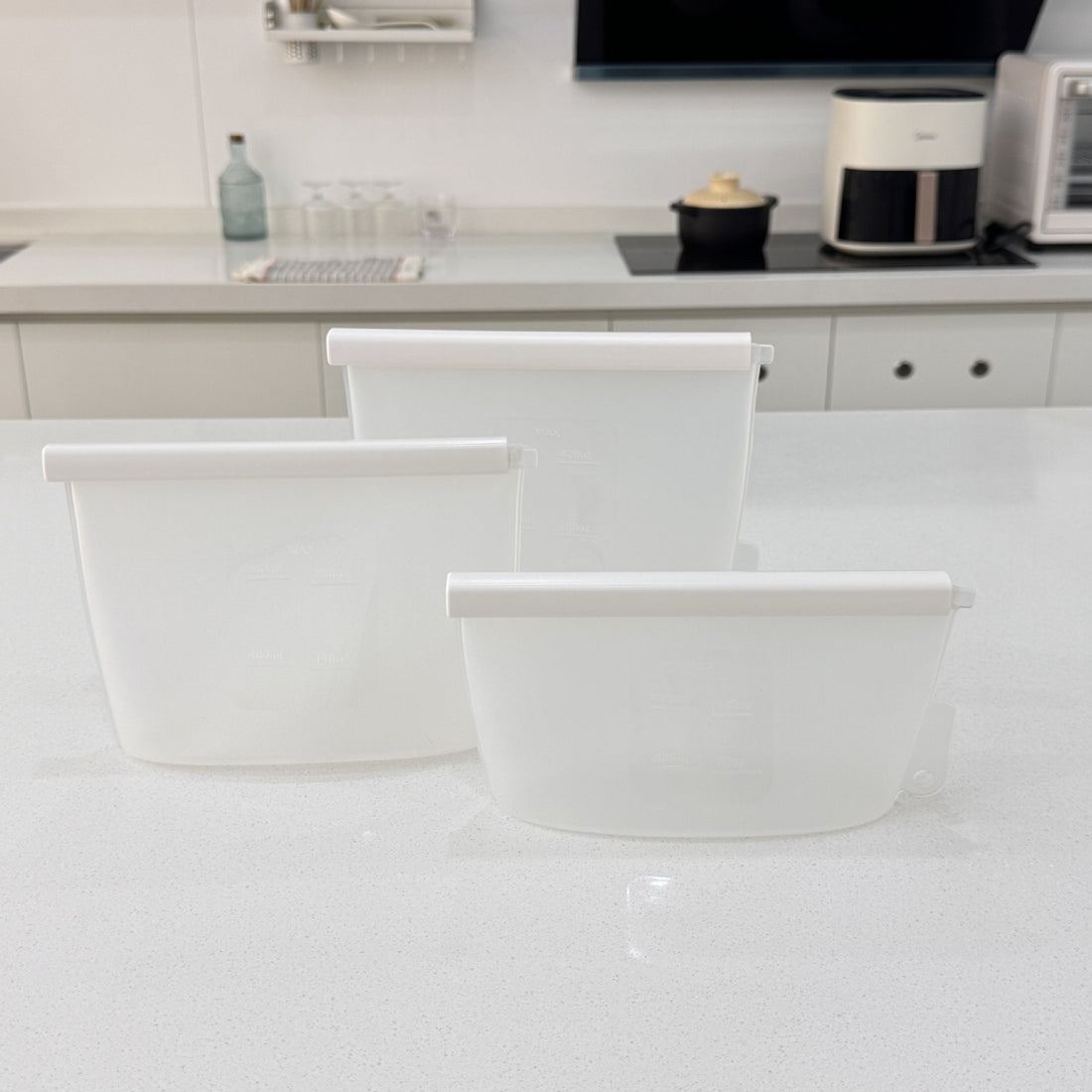 Food-grade vertical silicone fresh-keeping bag