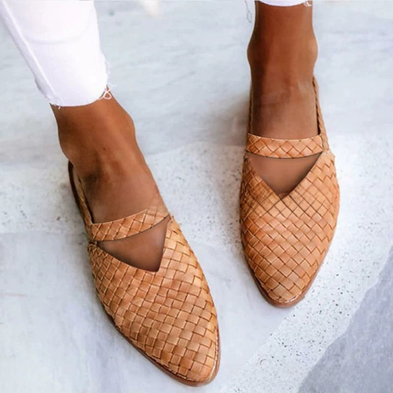 Pointed-toe woven women?s shoes