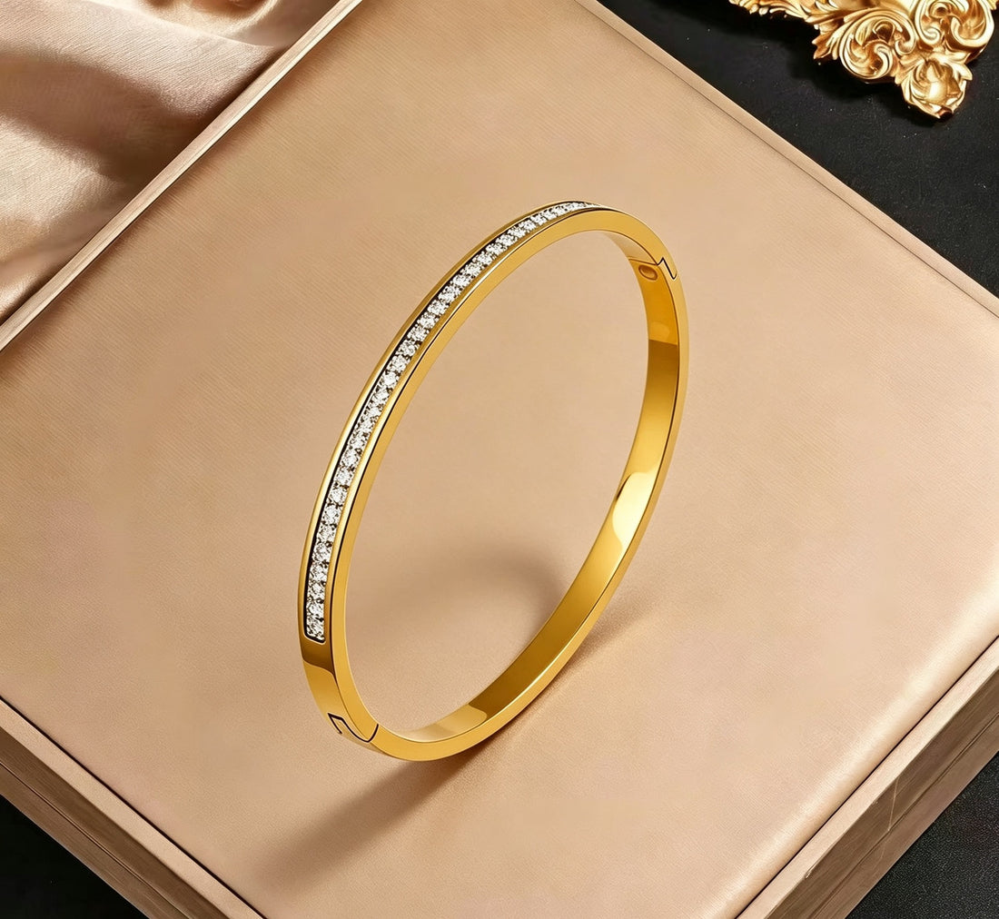 Minimalist Stainless Steel Four-Leaf Clover Electroplated Bracelet for Women
