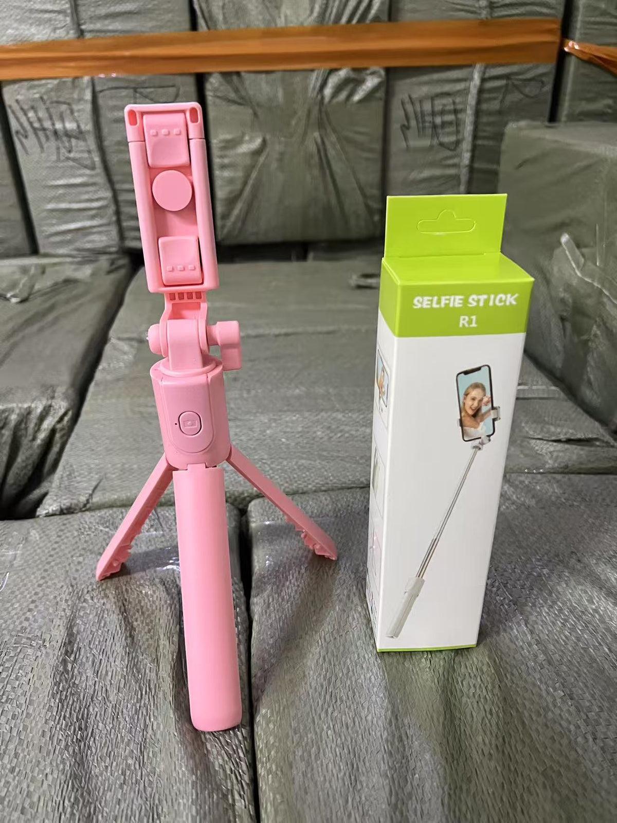 Selfie stick tripod Bluetooth selfie device