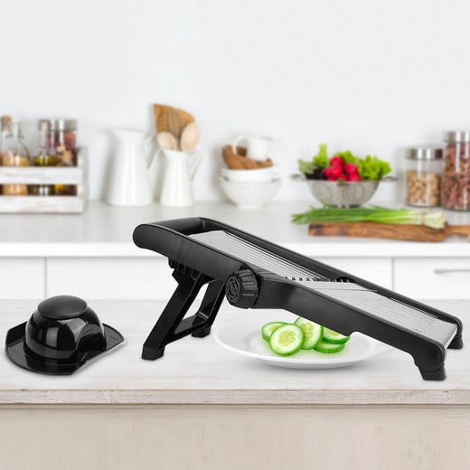 Mandoline slicer thickness adjustment dial