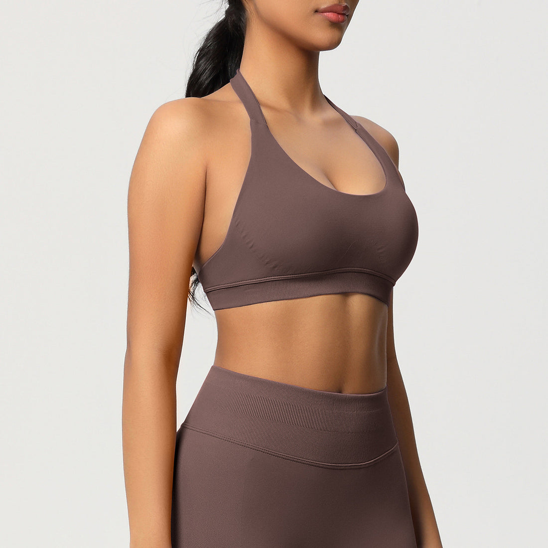 Women's seamless strappy back sports bra and leggings set, photo 2