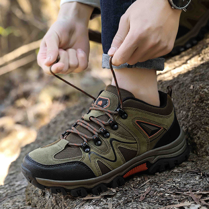 Outdoor hiking shoes