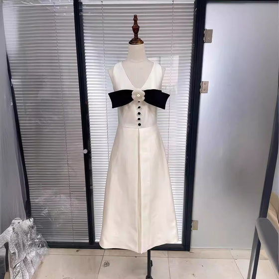 Sleeveless Black and White Contrast Dress, image 2 of 9